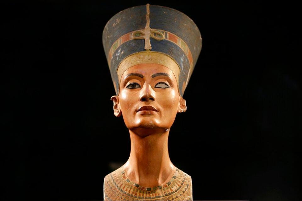 Nefertiti bust