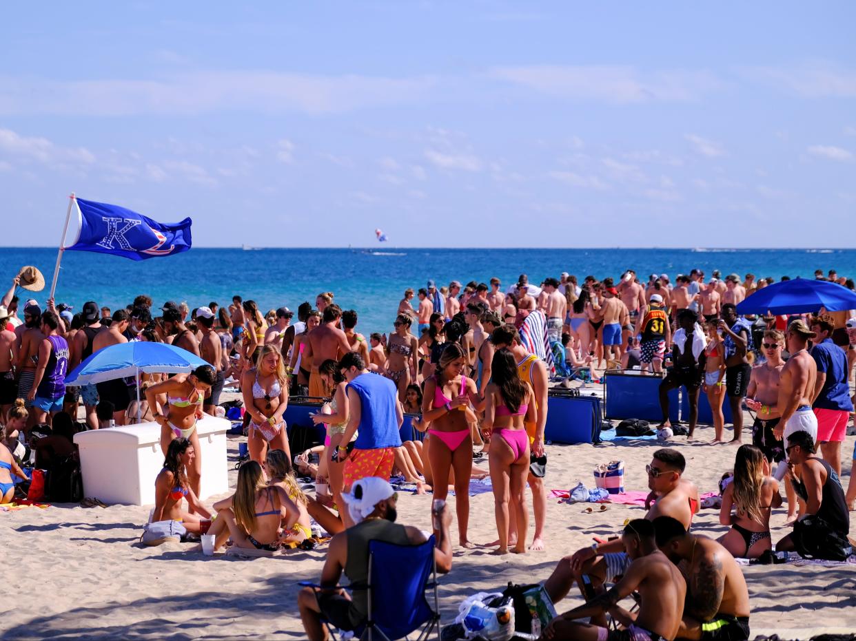 <p>The Wharf, en Fort Lauderdale, confirmó que cualquier persona de fuera del estado menor de 23 años no podrá ingresar a sus instalaciones hasta fines de marzo  </p> (Reuters)