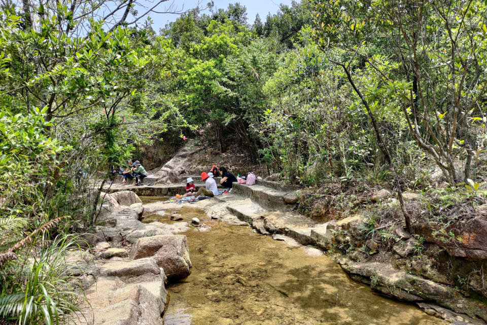 小馬坑在晴天日子很多人前來野餐