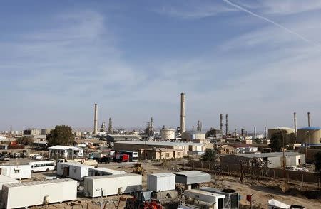 A view of Baiji oil refinery, north of Baghdad, December 8, 2014. REUTERS/Ahmed Saad