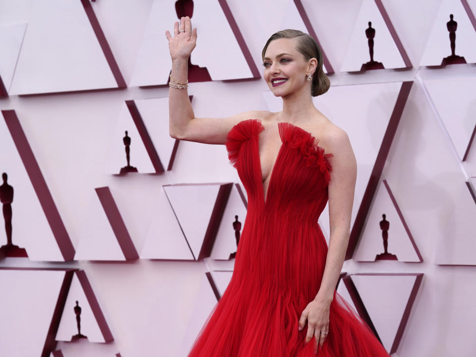 Amanda Seyfried arrives at the Oscars on Sunday, April 25, 2021, at Union Station in Los Angeles. (AP Photo/Chris Pizzello, Pool)