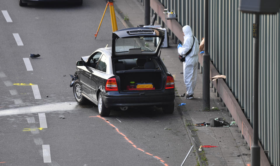 19 August 2020, Berlin: Investigators are working on the Berlin city motorway A100 near the Alboinstrasse exit. The State Security is investigating a man who caused the city highway to be closed for hours and was carrying an alleged ammunition box. According to initial findings, the driver had previously caused several accidents and then announced that the box contained a "dangerous object", a police spokeswoman said during the night. Photo: Paul Zinken/dpa-Zentralbild/dpa (Photo by Paul Zinken/picture alliance via Getty Images)