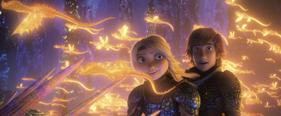 En esta imagen difundida por Universal Pictures, Astrid e Hiccup en una escena de "How to Train Your Dragon: The Hidden World" de DreamWorks Animation. (DreamWorks Animation/Universal Pictures vía AP)