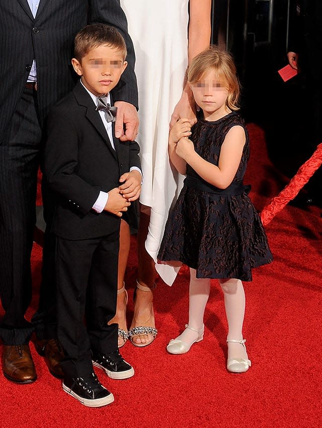 Hayes y Grace, hijos pequeños de Kevin Costner