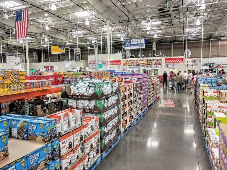 En la cadena Costco, el aceite de oliva duplicó su precio por los daños en los cultivos debido a la ola de calor y el cacao también está en alza por el mismo omotivo (Crédito: glassdoor.com)