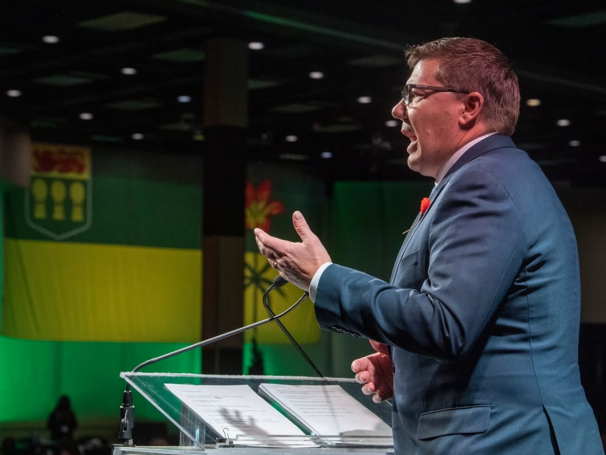 Saskatchewan Premier Scott Moe wants a current and former MLA to gauge opinion on increasing Saskatchewan's autonomy. (The Canadian Press - image credit)