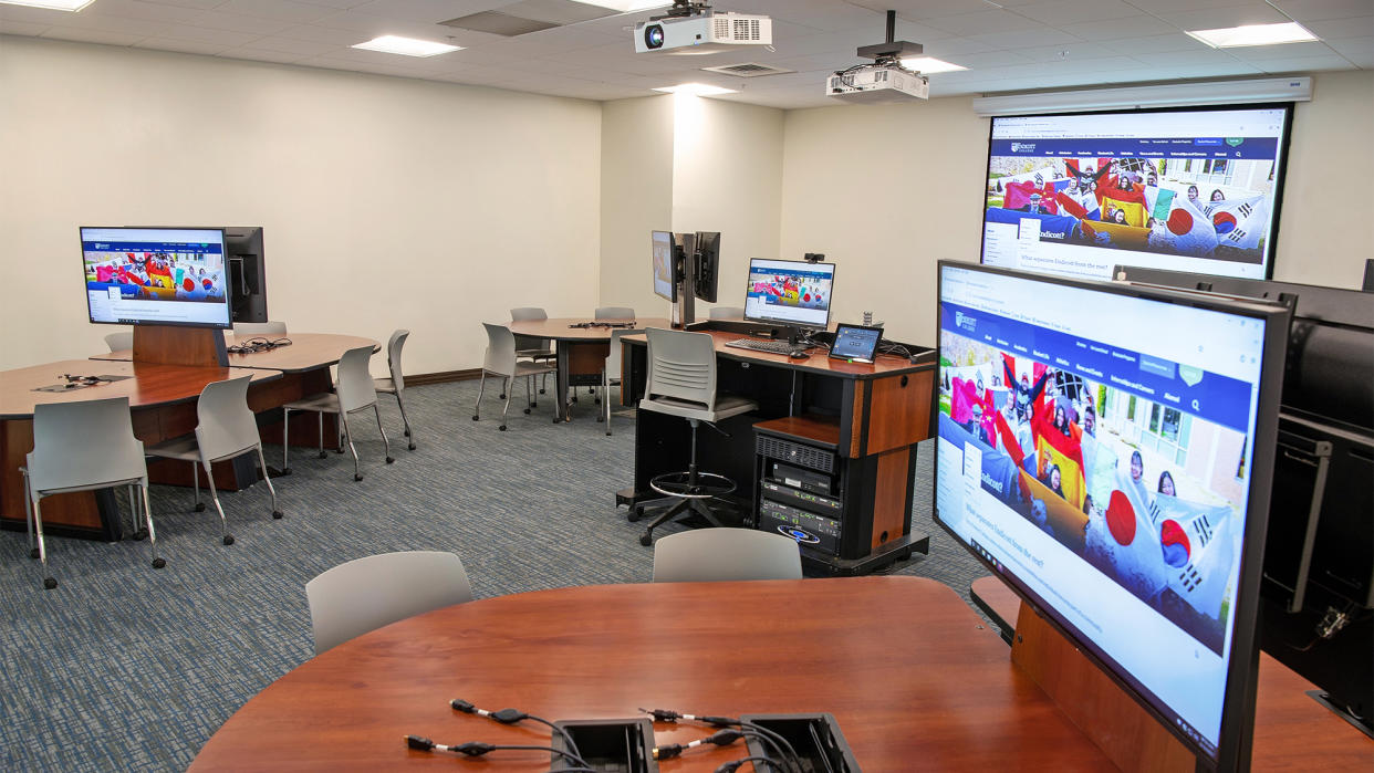  An active learning collaboration table powered by Extron AVoIP. 