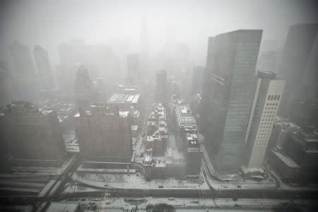 Mid-town Manhattan is pictured from the top of the United Nations building in New York January 26, 2015. REUTERS/Carlo Allegri