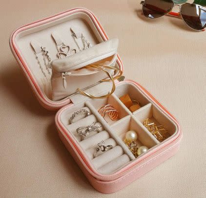 This chic and practical travel jewellery organiser