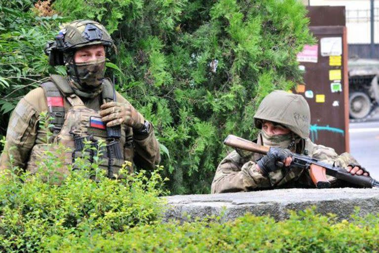 Combatientes de Wagner en las calles de Rostov del Don durante el motín.