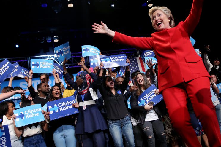 Hillary Clinton reacts as she arrive to meet with campaign supporters after the first presidential debate with Republican presidential nominee Donald Trump, in Westbury, New York on September 26, 2016. (Photo: Carlos Barria/Reuters)