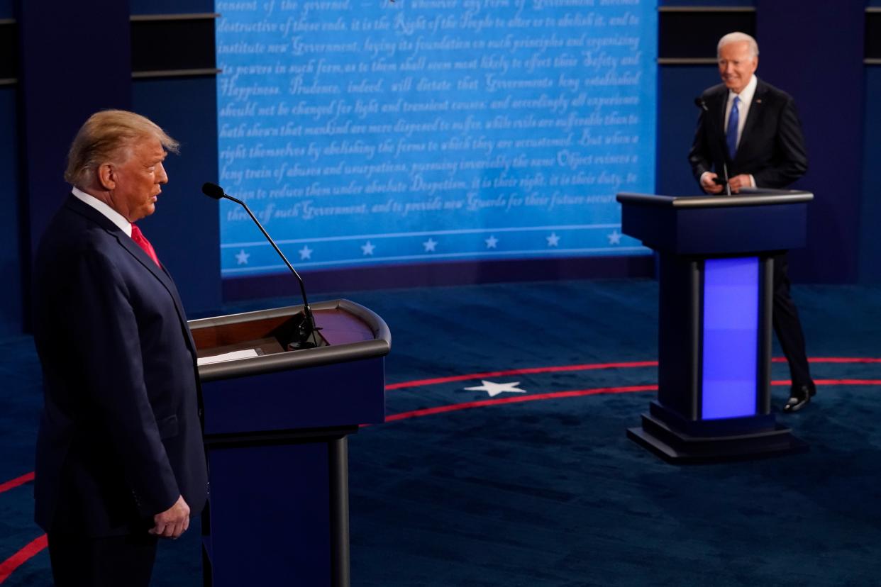 epa08766625 US President Donald Trump and Democratic presidential candidate Joe Biden walk on stage for the final presidential debate at Belmont University in Nashville, Tennessee, USA, 22 October 2020. This is the last debate between the US President Donald Trump and Democratic presidential nominee Joe Biden before the upcoming presidential election on 03 November.  EPA/Morry Gash / POOL (EPA)