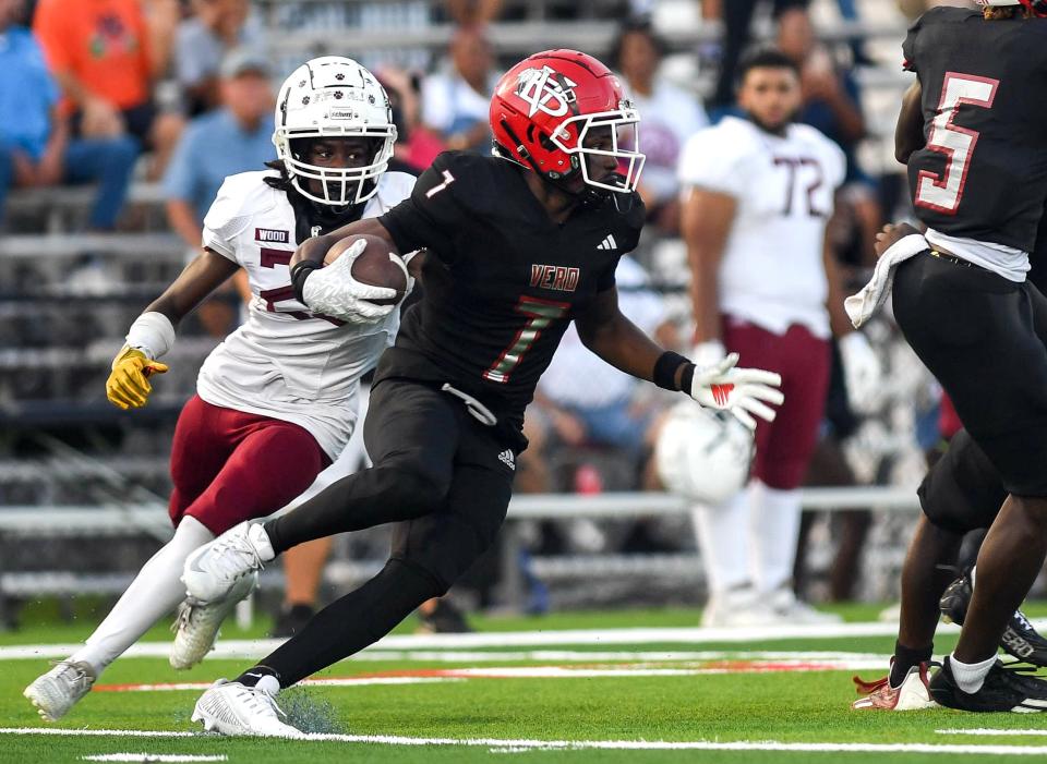 Vero Beach’s Xavion Griffin (7) runs the ball against Westwood in a high school football game, Friday, Sept. 15, 2023.