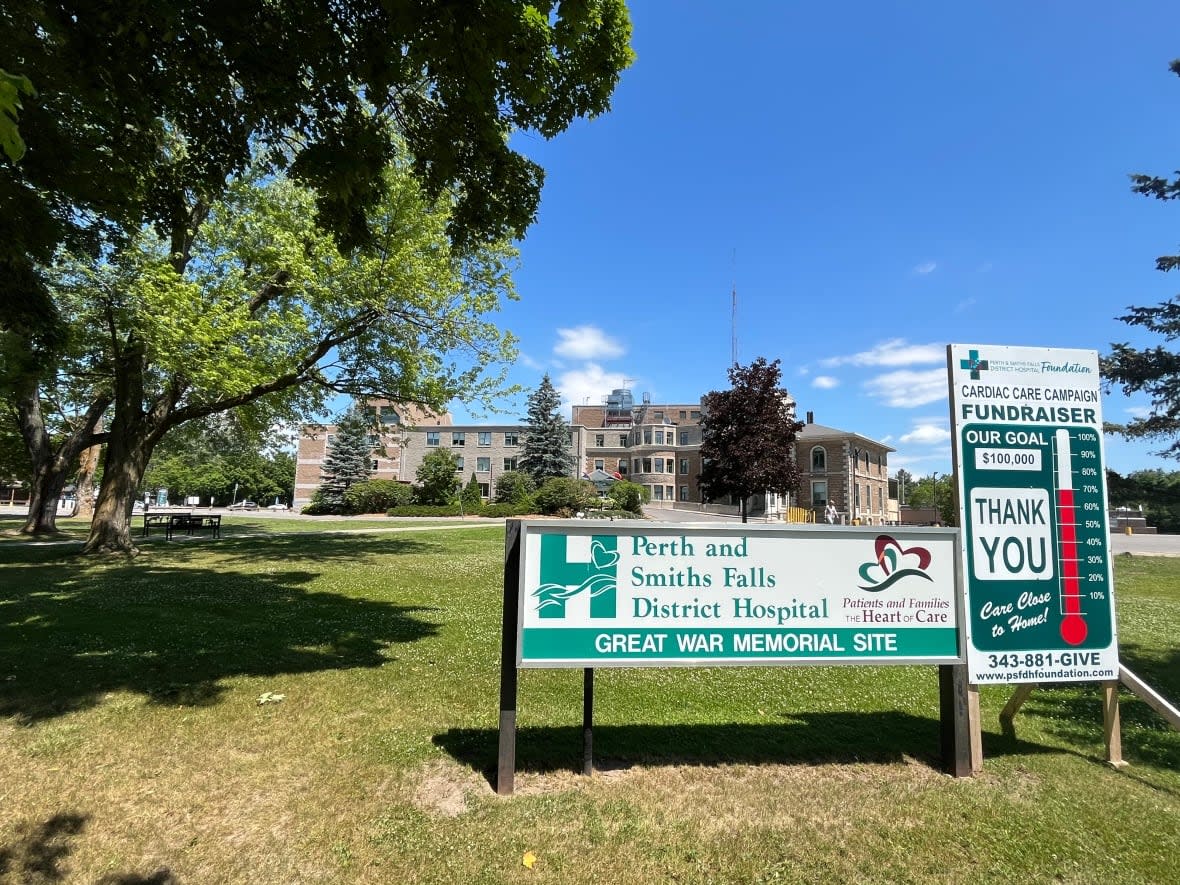 The Perth, Ont., site of the Perth and Smiths Falls District Hospital, pictured here in July, has temporarily closed its labour and delivery services due to staffing shortages. (Camille Kasisi-Monet/Radio-Canada - image credit)