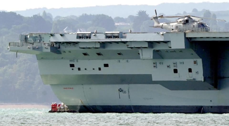 Engineers inspect aircraft carrier HMS Prince of Wales (Gareth Fuller/PA Wire) (PA Wire)