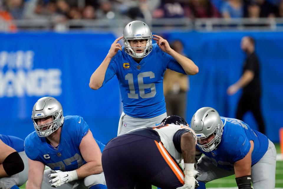 NFL Week 11 picks, predictions and odds for Sunday's Chicago Bears at Detroit Lions game.