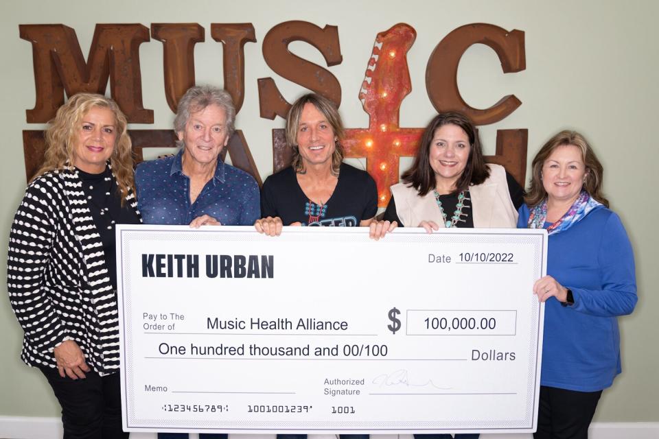 Keith Urban Spreads the Love at Nashville Charities