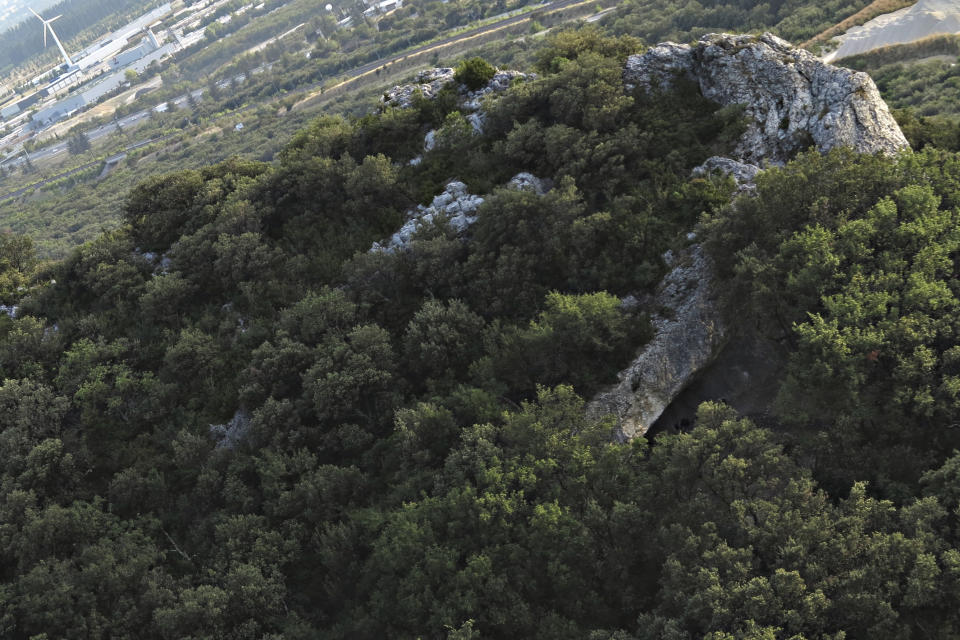 French Cave Tells New Story About Neanderthals Early Humans   6f54636586bba2d8d5cf368b1d42a779