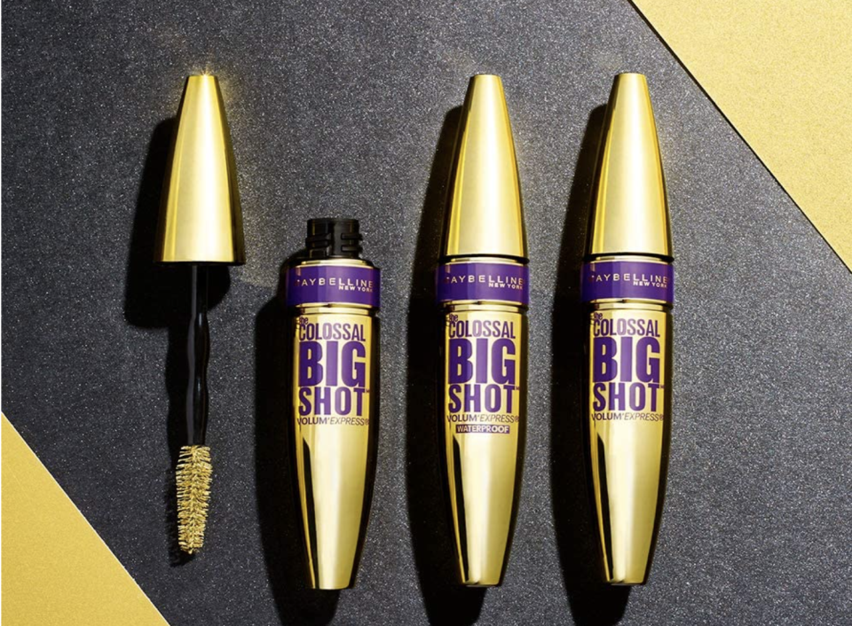  Mascara para pestañas a prueba de agua Maybelline Colossal Big Shot, Very Black, 9.5 ml. Foto: amazon.com.mx