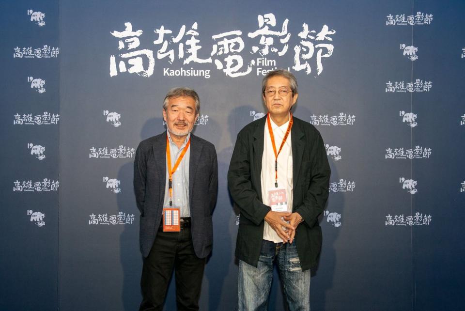 荒井晴彥（右）疫情前曾帶著電影《火口的二人》來台出席高雄電影節，左為製片森重晃。（翻攝自高雄電影節臉書）