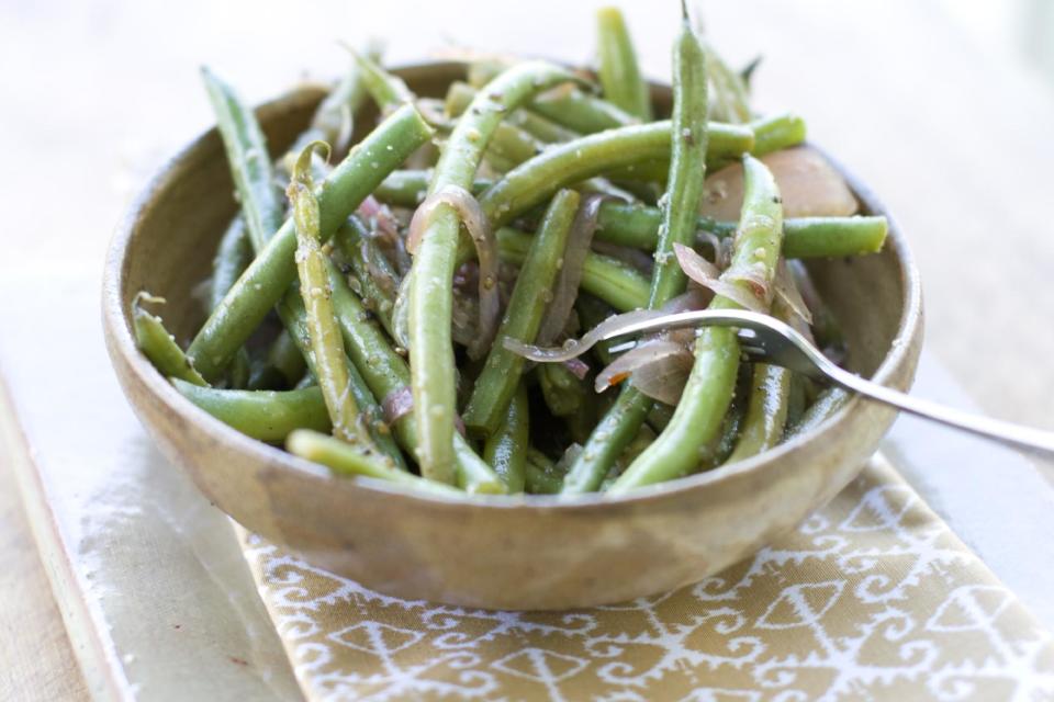 This July 15, 2013 photo shows fast-pickled green beans in Concord, N.H. (AP Photo/Matthew Mead)