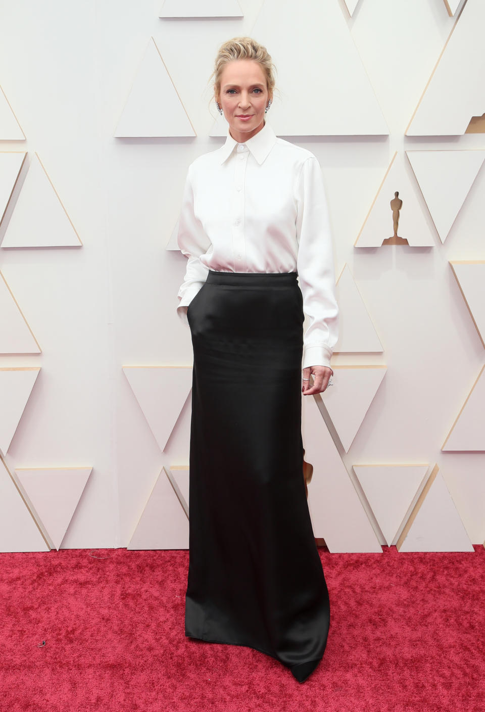 Uma Thurman on the 2022 Oscars red carpet. (Getty Images)