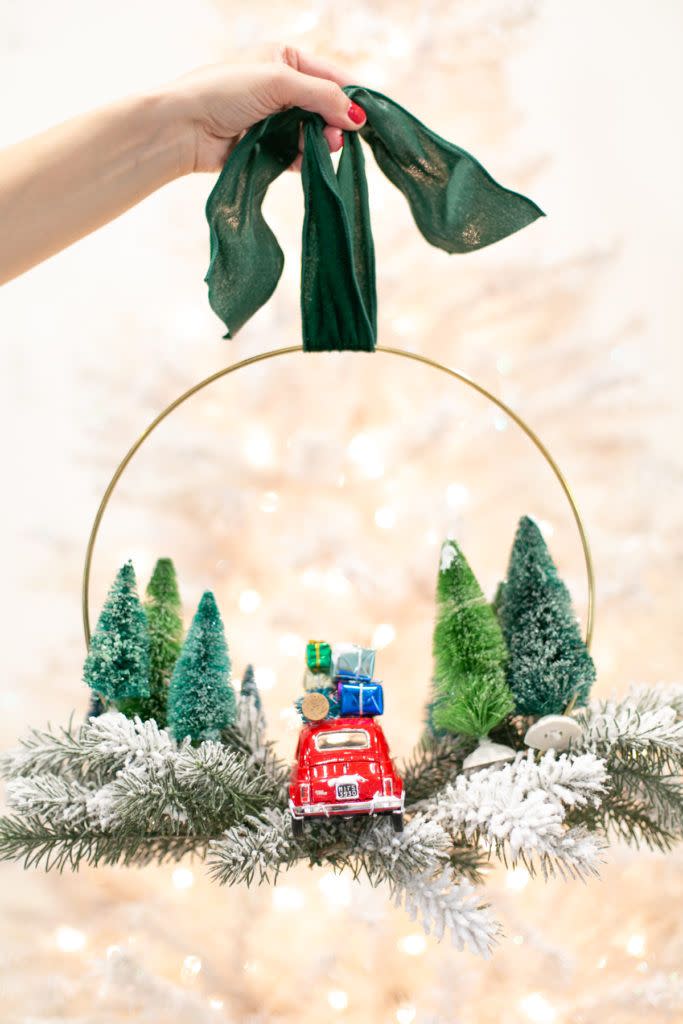 DIY Vintage Toy Car Wreath