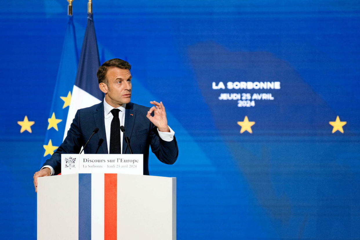 Emmanuel Macron a tenu un discours sur l'Europe ce jeudi 25 avril à la Sorbonne où il a proposé une structure européenne pour gérer les flux migratoires.  - Credit:JEANNE ACCORSINI/SIPA