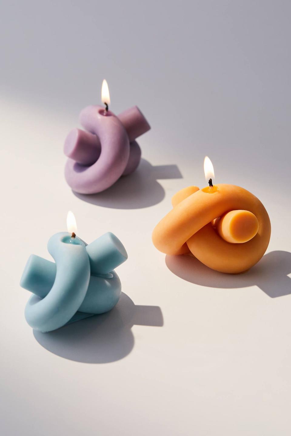 Knot-Shaped Candle