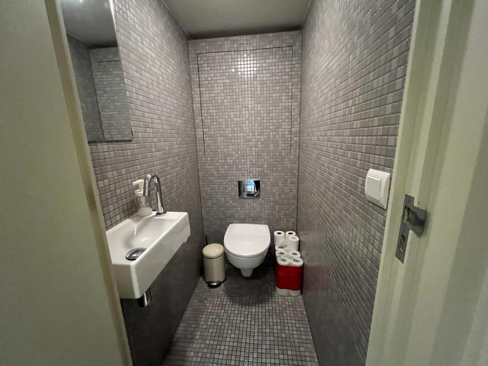 2nd bathroom in houseboat