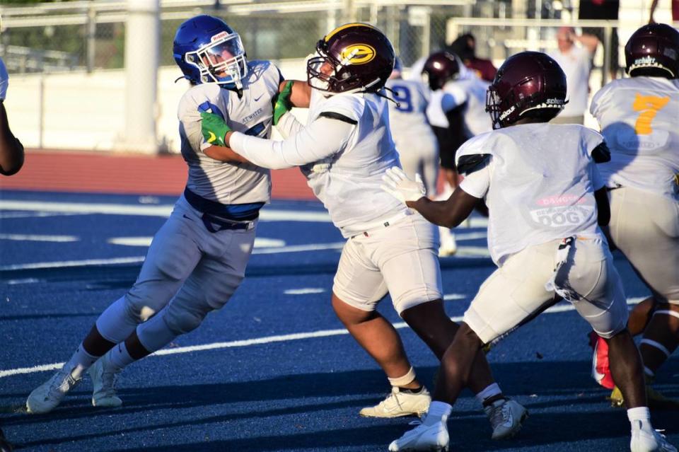 Atwater High School senior Max Coleman (5) rushes the quarterback during a scrimmage against Edison of Stockton on Friday, Aug. 11, 2023 at Dave Honey Stadium in Atwater, Calif. Shawn Jansen/Sjansen@mercedsun-star.com