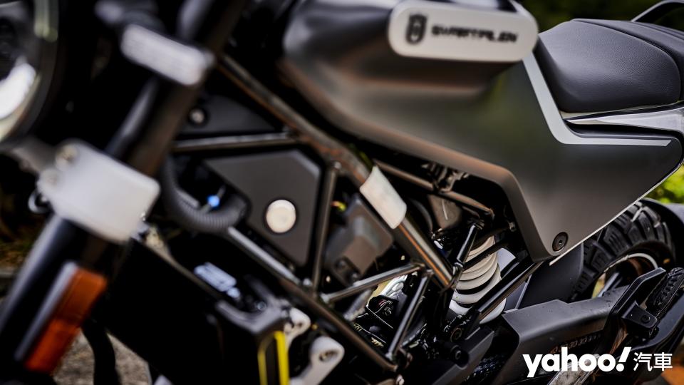 2021 Husqvarna Svartpilen 250山間試駕！熟悉樣貌只為帥氣無價？！