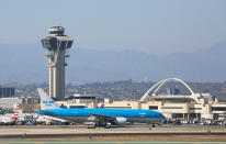 <p>Mit 84,56 Millionen Passagieren im vergangenen Jahr geht der fünfte Platz an den Los Angeles International Airport. Im Vergleich zum Vorjahr musste das Drehkreuz Kaliforniens allerdings einen Platz abtreten. (Foto: gettyimages) </p>