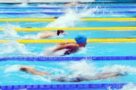 <p>Beim B-Finale des 400-m-Lagenschwimmens der deutschen Meisterschaften schwimmen Sportlerinnen um den Sieg. (Bikd: Maurizio Gambarini/dpa) </p>