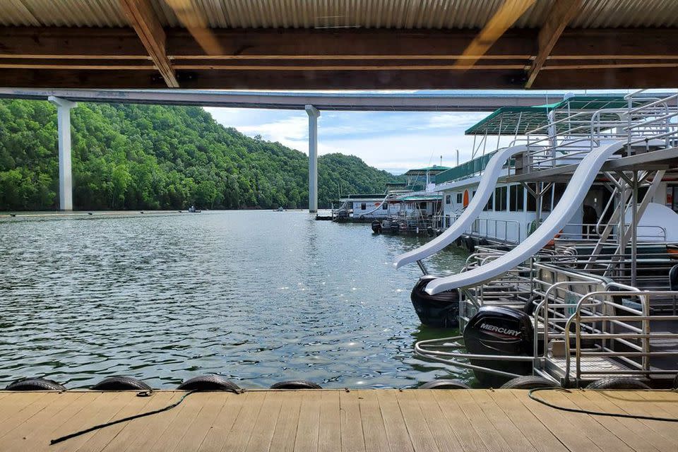 houseboats on Dale Hollow Lake | Tennessee