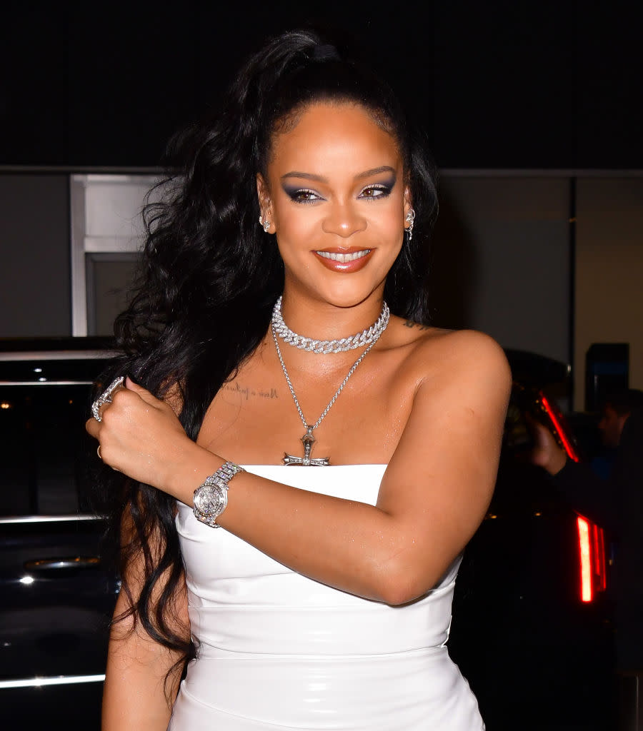 Après s'être enfermée plusieurs mois en studio, Rihanna devrait livrer non pas un, mais deux albums en 2020. Un premier, intitulé <em>R9</em>, aux sonorités reggae et un second un peu plus tard dans l'année dont on ne sait encore pas grand chose mis à part qu'il devrait sonner davantage plus pop et R'n'B. ©Photo by James Devaney/GC Images