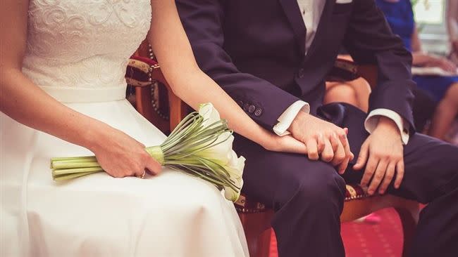女網友分享結婚當天，找錯了人當伴娘。（示意圖／pixabay）