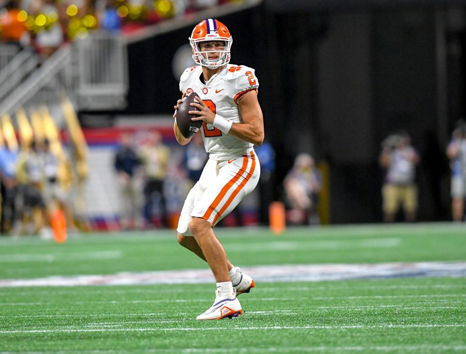 Clemson quarterback <a class="link " href="https://sports.yahoo.com/ncaaf/players/333245" data-i13n="sec:content-canvas;subsec:anchor_text;elm:context_link" data-ylk="slk:Cade Klubnik;sec:content-canvas;subsec:anchor_text;elm:context_link;itc:0">Cade Klubnik</a> (2) passes playing Georgia Tech during the fourth quarter at the Mercedes-Benz Stadium in Atlanta, Georgia Monday, September 5, 2022.<br>Ncaa Fb Clemson At Georgia Tech