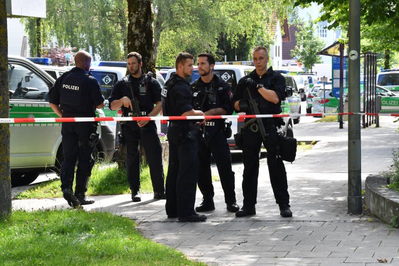 慕尼黑車站傳槍響，荷槍實彈的警察到現場戒備。（美聯社）
