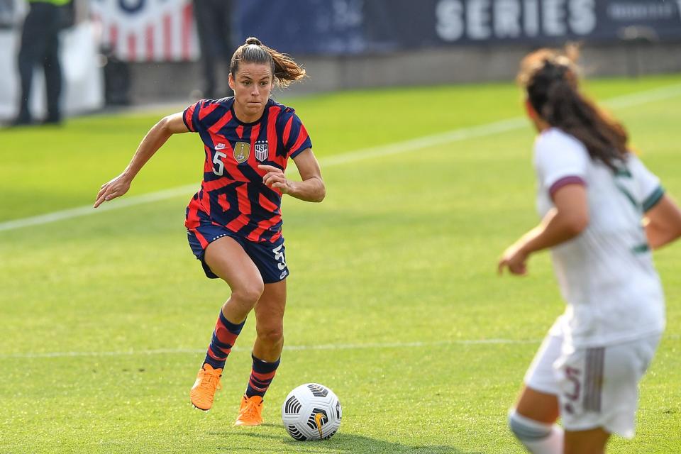 Kelley O'Hara, Soccer