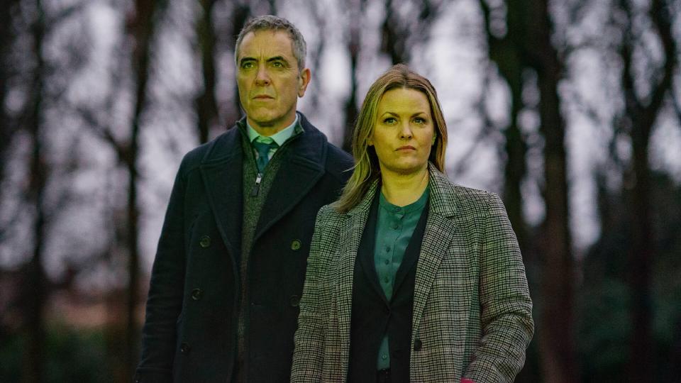 (L-R) James Nesbitt as DS Michael Broome and  Jo Joyner as DC Erin Cartwright in Stay Close on Netflix