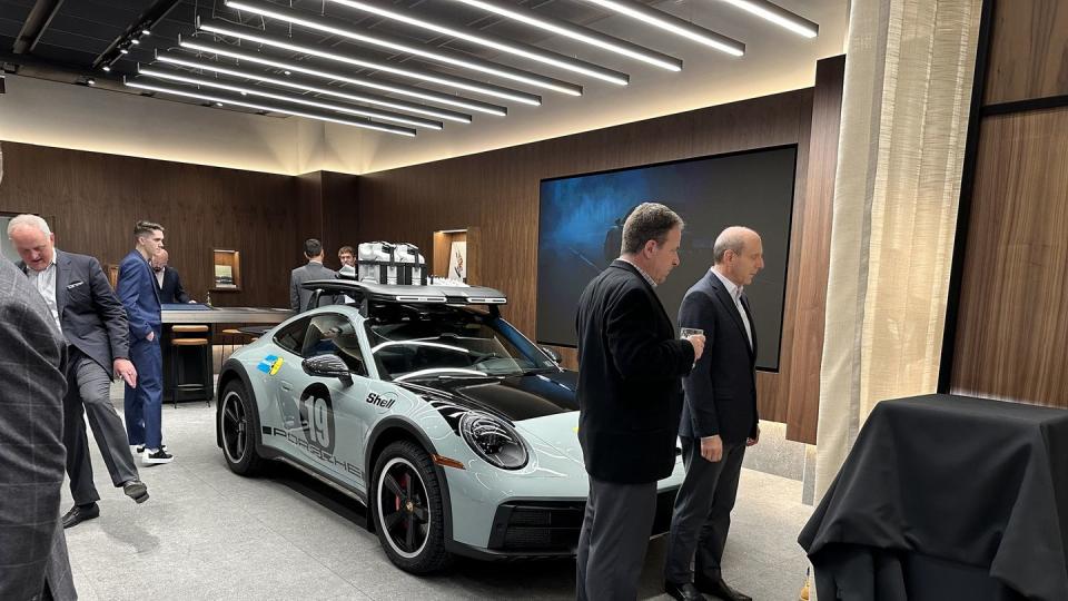 911 dakar at porsche studio