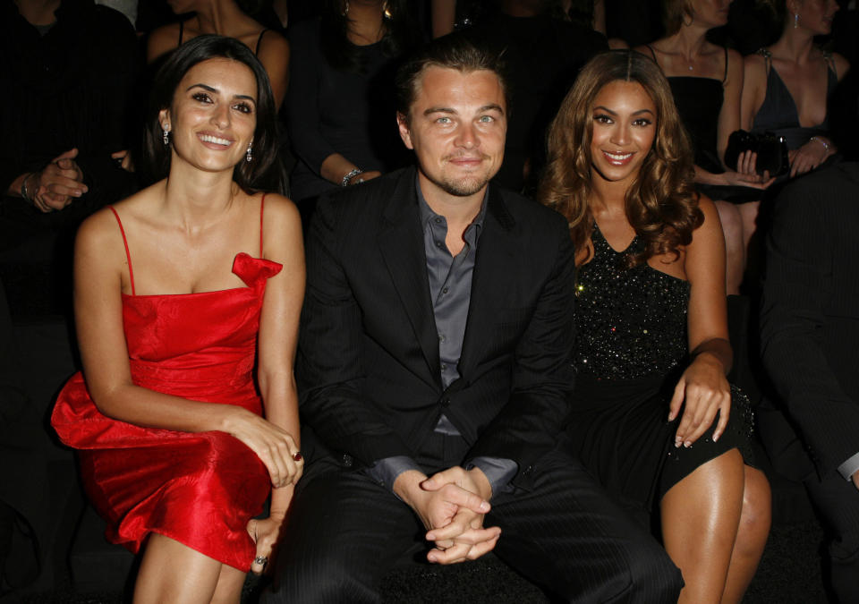 <p>Leonardo DiCaprio keeps his cool alongside Beyoncé and Penelope Cruz at Giorgio Armani Privé<span>'s L.A. fashion show.</span></p>
