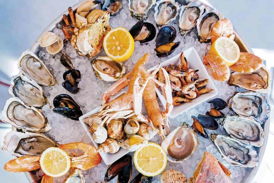 aprende a diferencia diferentes mariscos, especialmente moluscos los cuales tienen sabores, olores y texturas diferentes