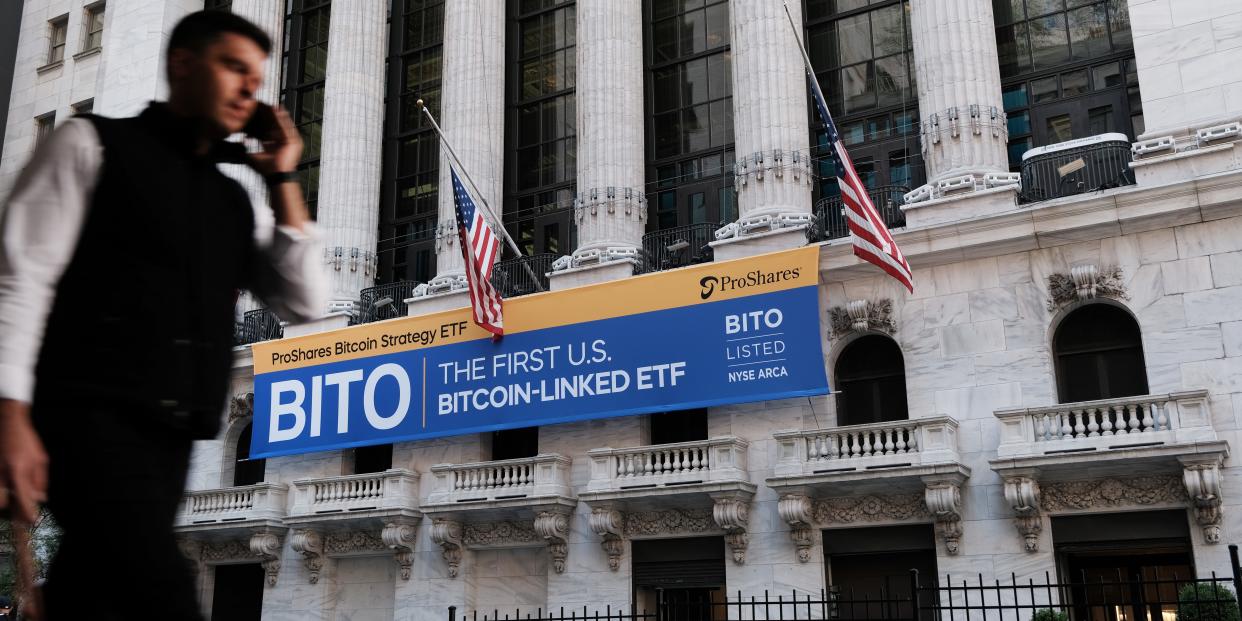 Bitcoin etf banner