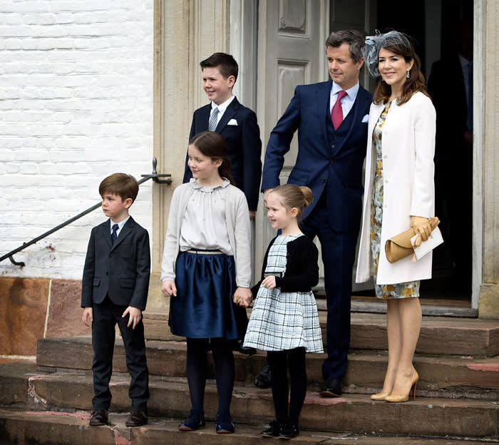 Federico y Mary de Dinamarca con sus hijos