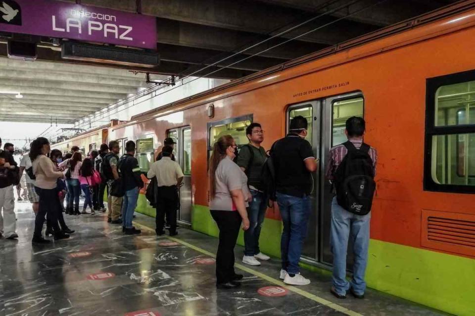 Usuarios de la Línea A del Metro. Foto: Cuartoscuro