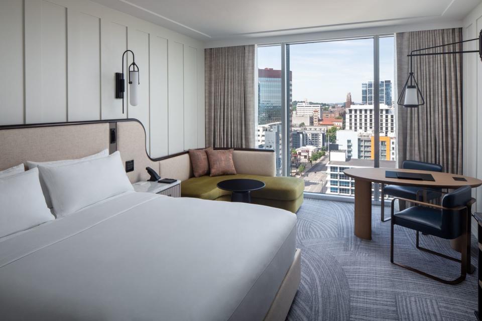 conrad nashville, nashville hotels, where to stay in nashville, luxury hotels in nashville