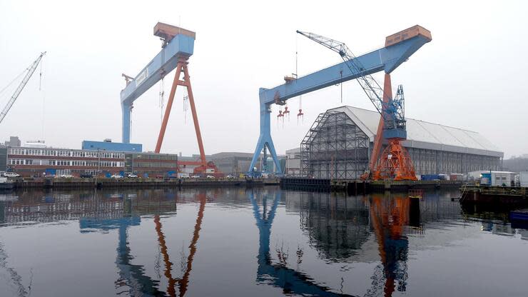 Dank der guten Auftragsentwicklung sollen bis Ende 2020 unternehmensweit rund 500 neue Mitarbeiter eingestellt werden, der Großteil davon in Kiel. Foto: dpa