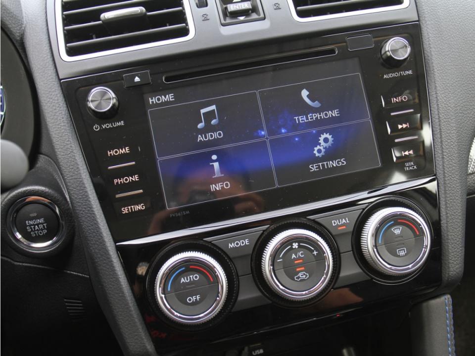 7吋LCD觸控螢幕則影音娛樂、藍牙系統、車輛設定等資訊皆整合其中。